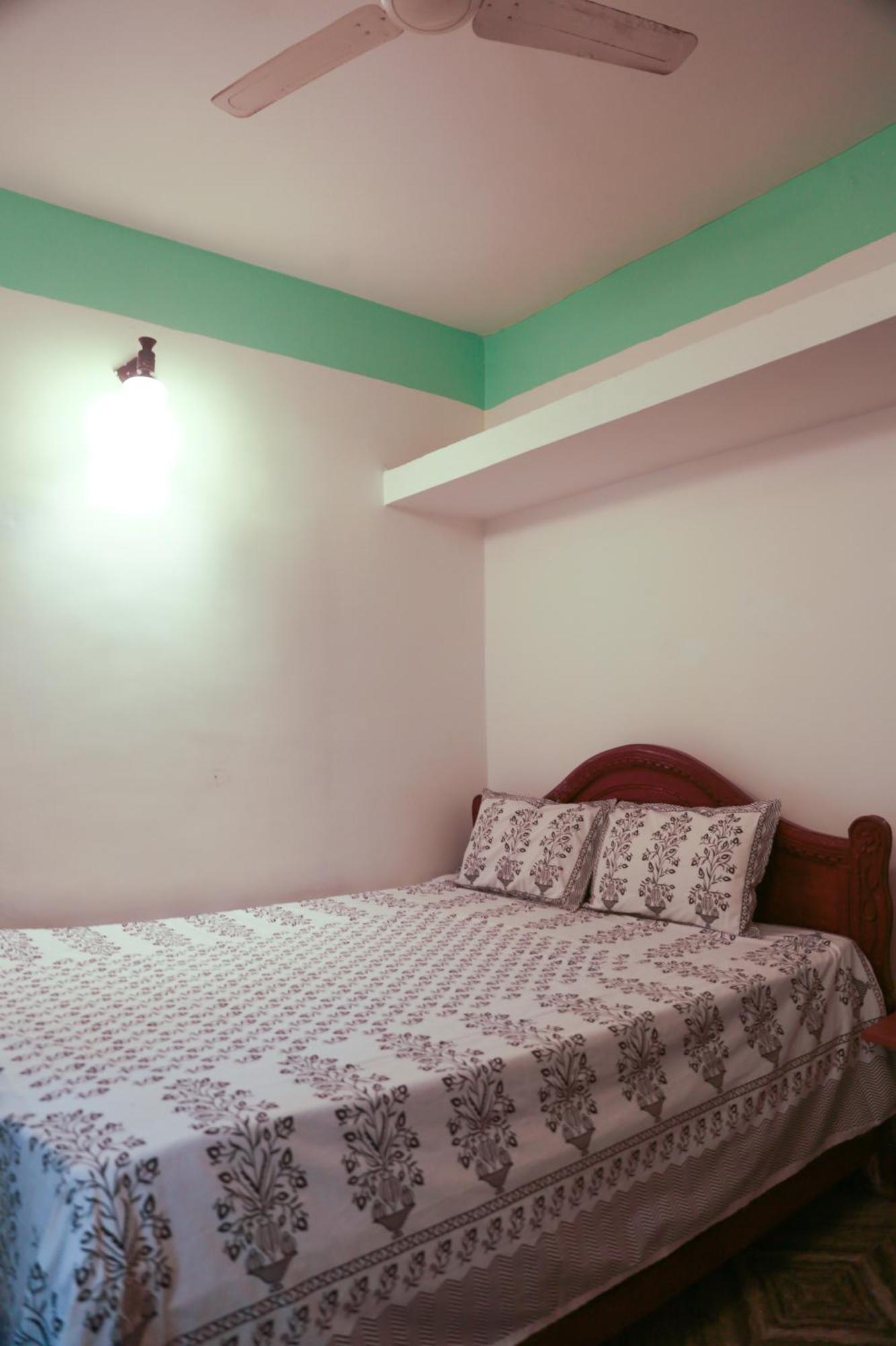 Kumbaya Beachside Hostel & Apartments At Arambol Beach Eksteriør billede
